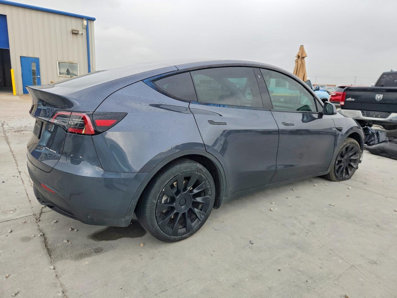 2023 Tesla Model Y - Image 3