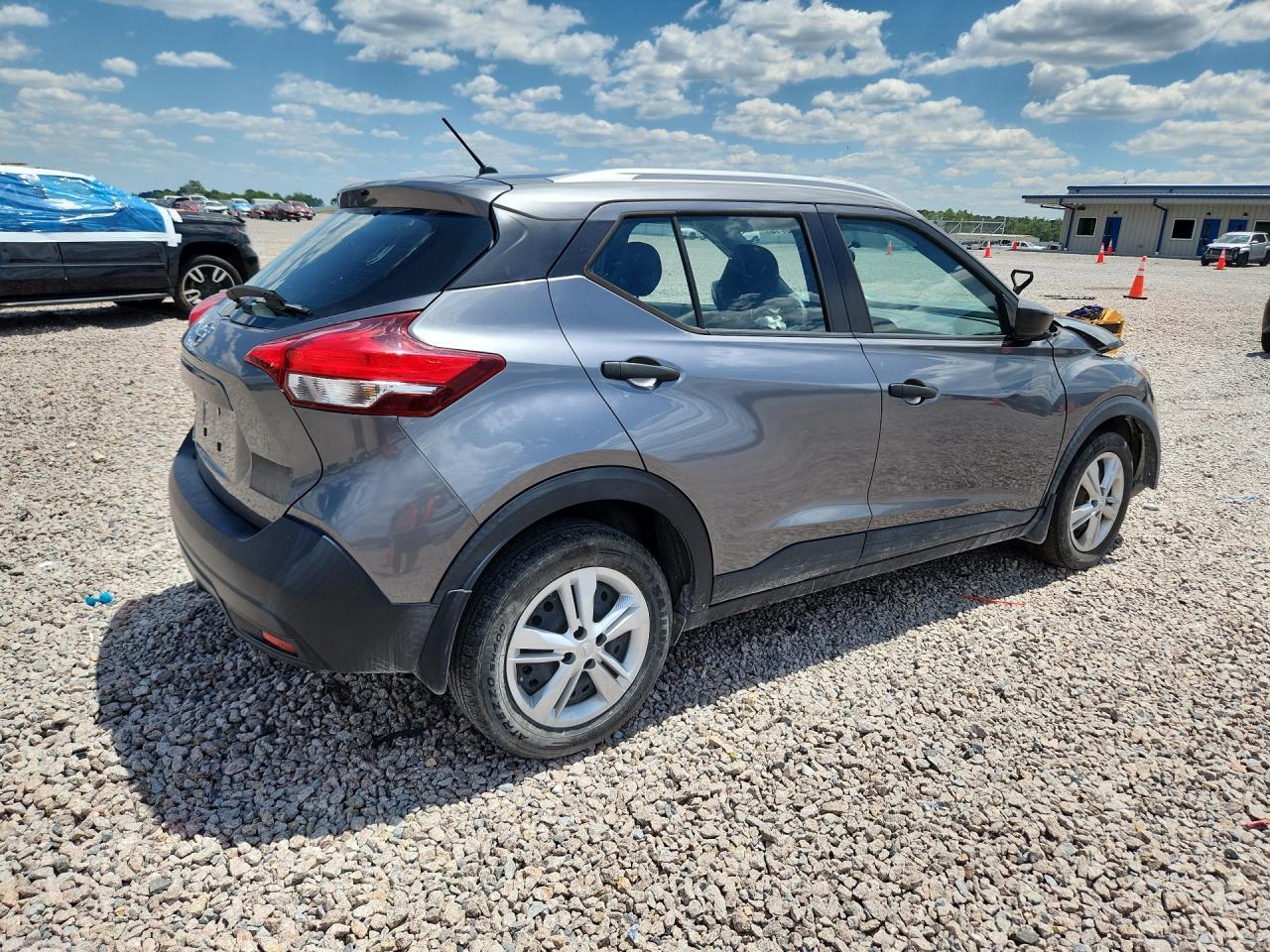 2019 Nissan Kicks S - Фото 3