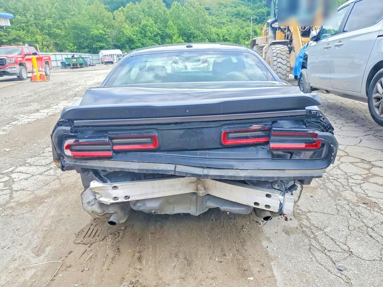 2022 Dodge Challenger Sxt - Image 6