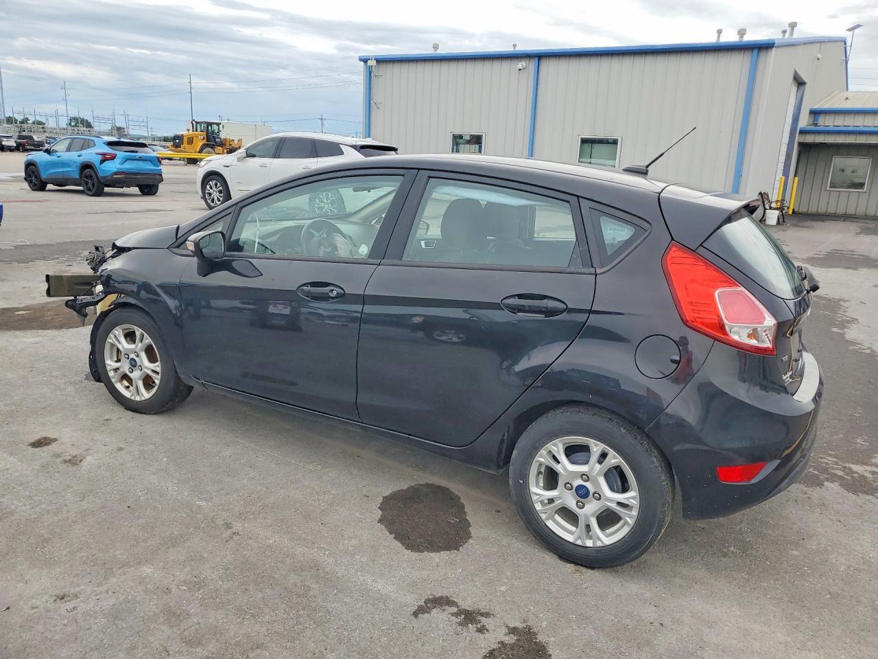 2015 Ford Fiesta Se - Image 2