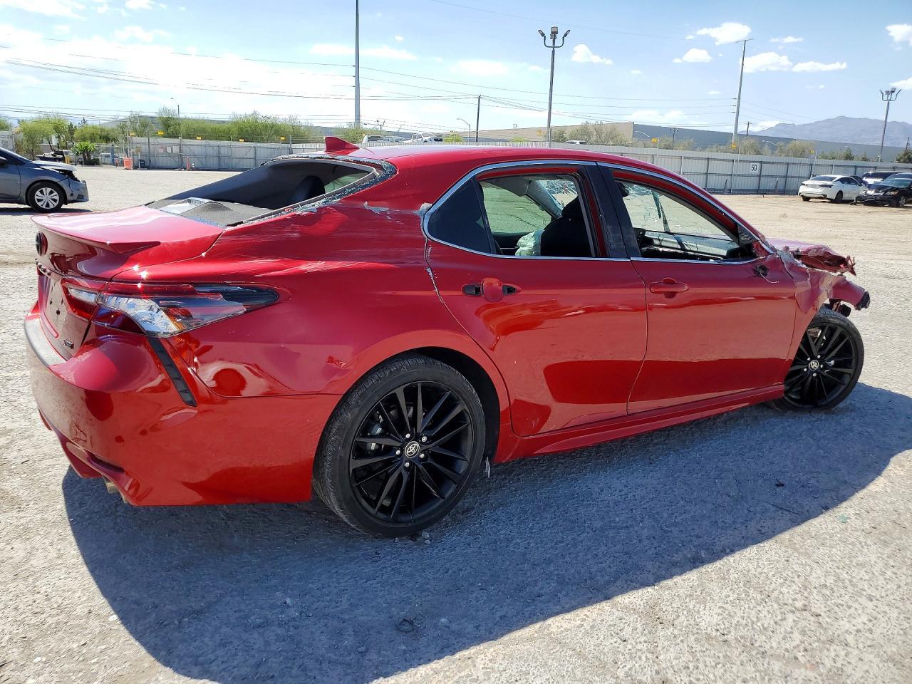 2021 Toyota Camry Xse - Фото 3