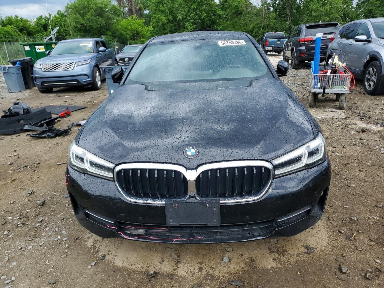 2021 BMW 530 Xi - Image 5