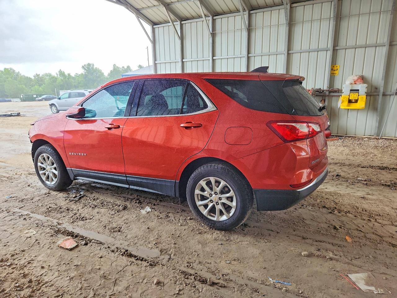 2020 Chevrolet Equinox Lt - Image 2