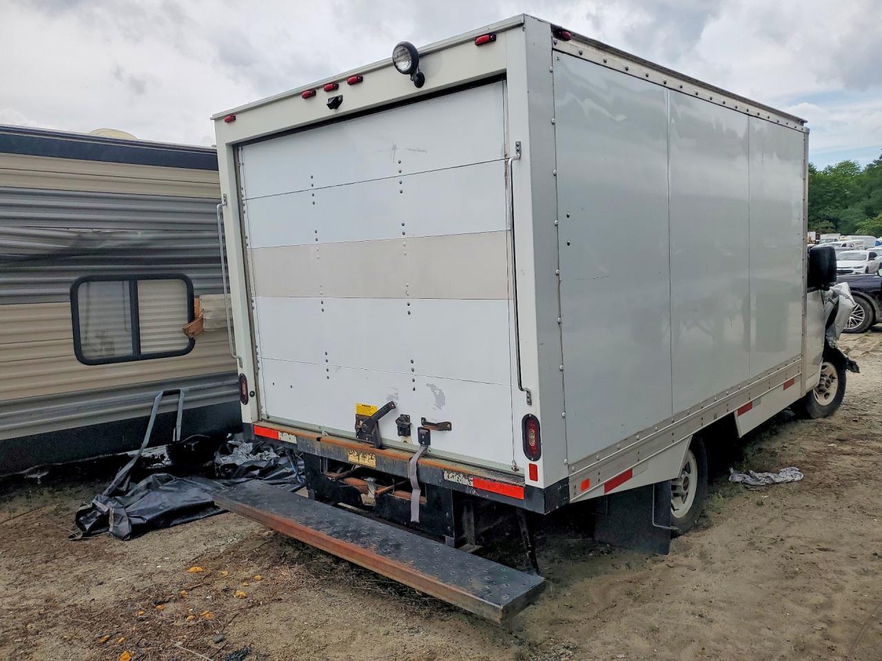 2019 GMC Savana Cutaway G3500 - Фото 3