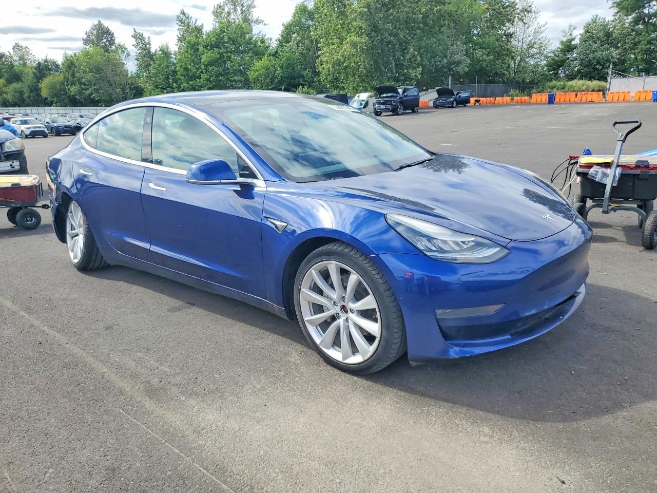 2019 Tesla Model 3 - Фото 4