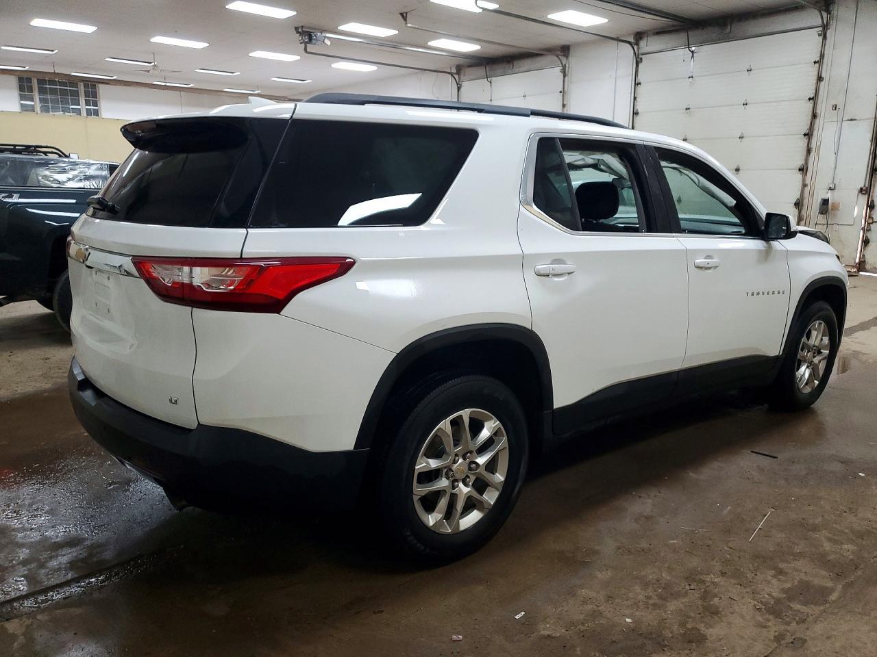 2021 Chevrolet Traverse Lt - Image 3