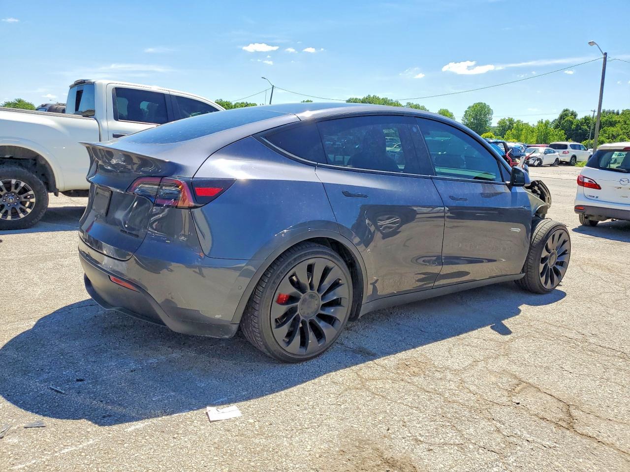 2022 Tesla Model Y - Фото 3