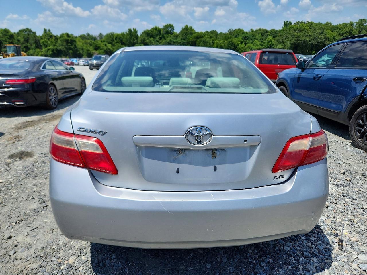 2009 Toyota Camry Le - Фото 6