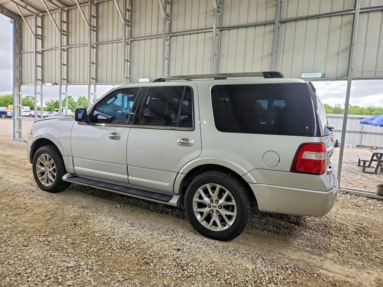 2016 Ford Expedition Limited - Image 2