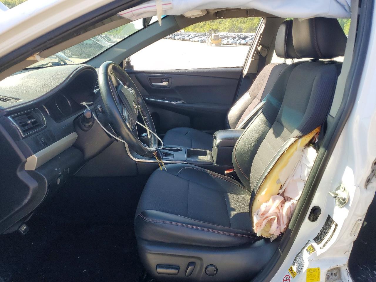2016 Toyota Camry Se - Фото 7