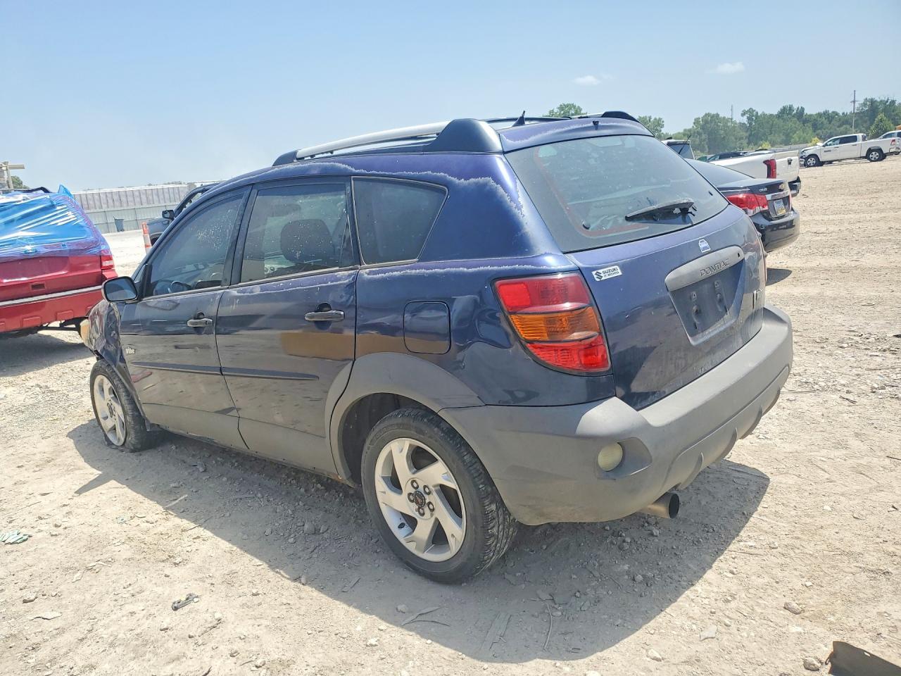 2004 Pontiac Vibe - Image 2