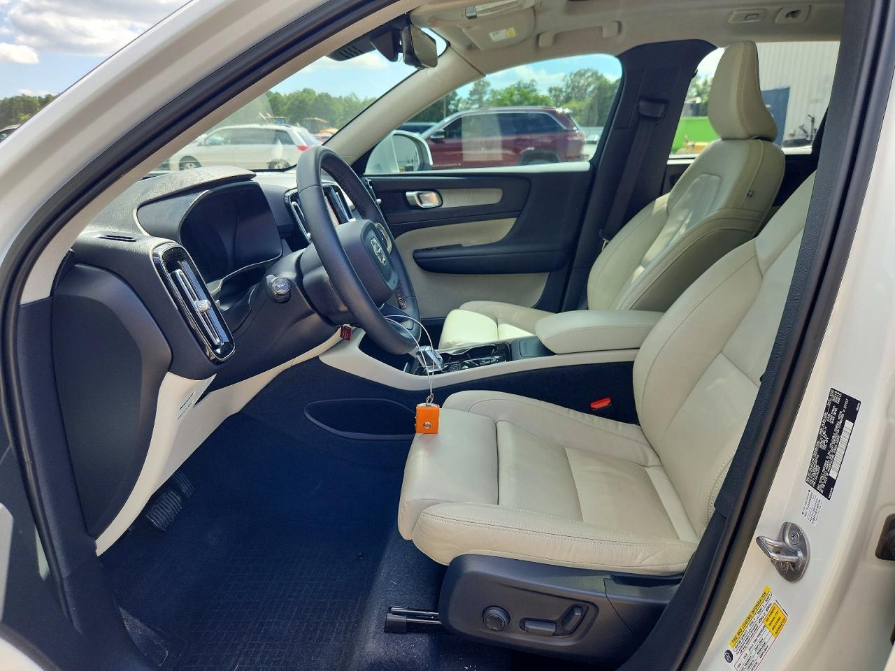 2023 Volvo Xc40 B5 Plus Bright Theme - Фото 7