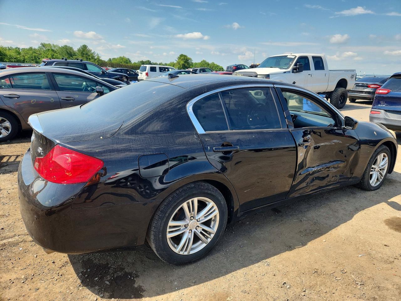 2013 Infiniti G37 Sedan X - Фото 3