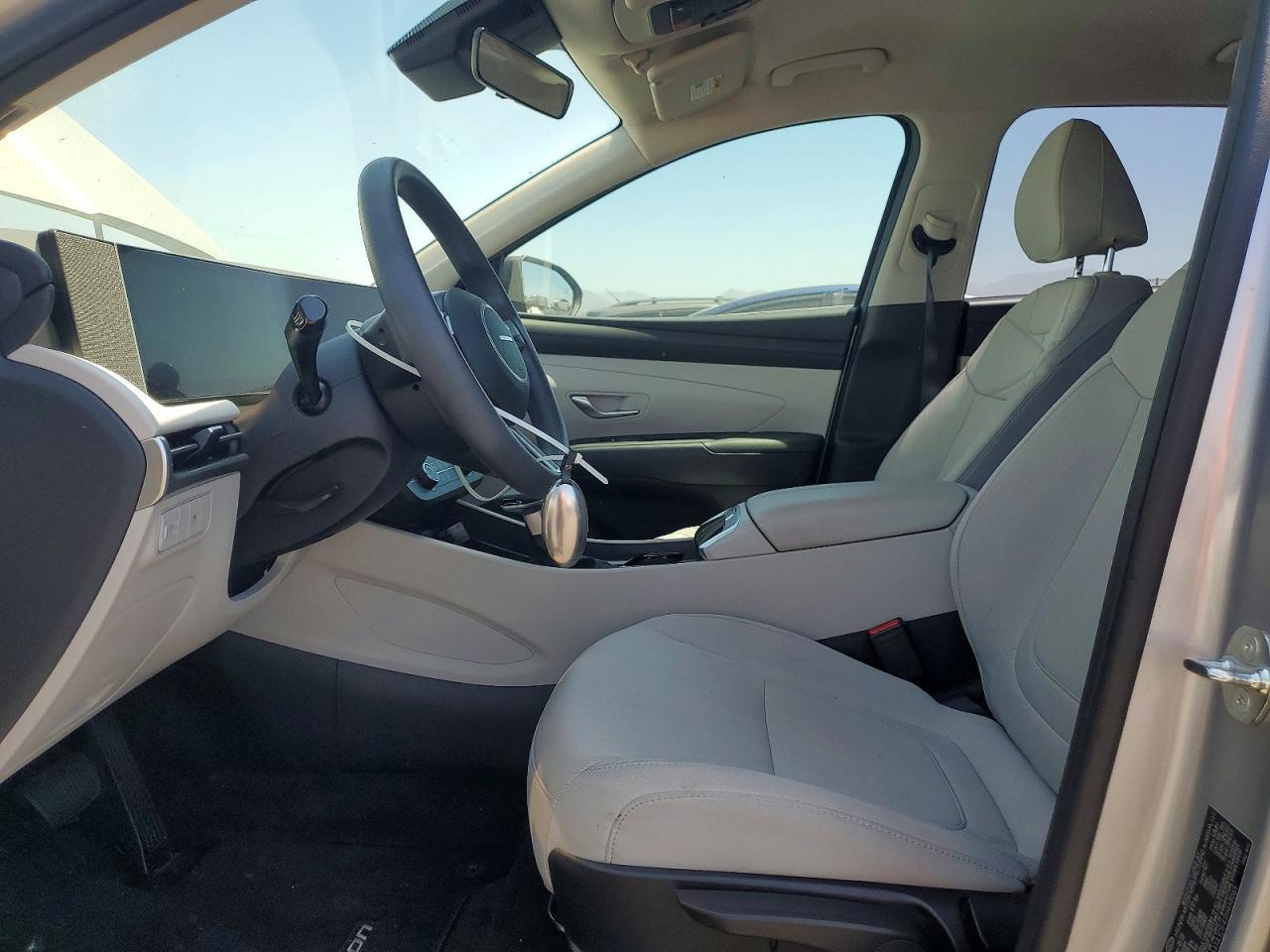 2025 Hyundai Tucson Se - Image 7