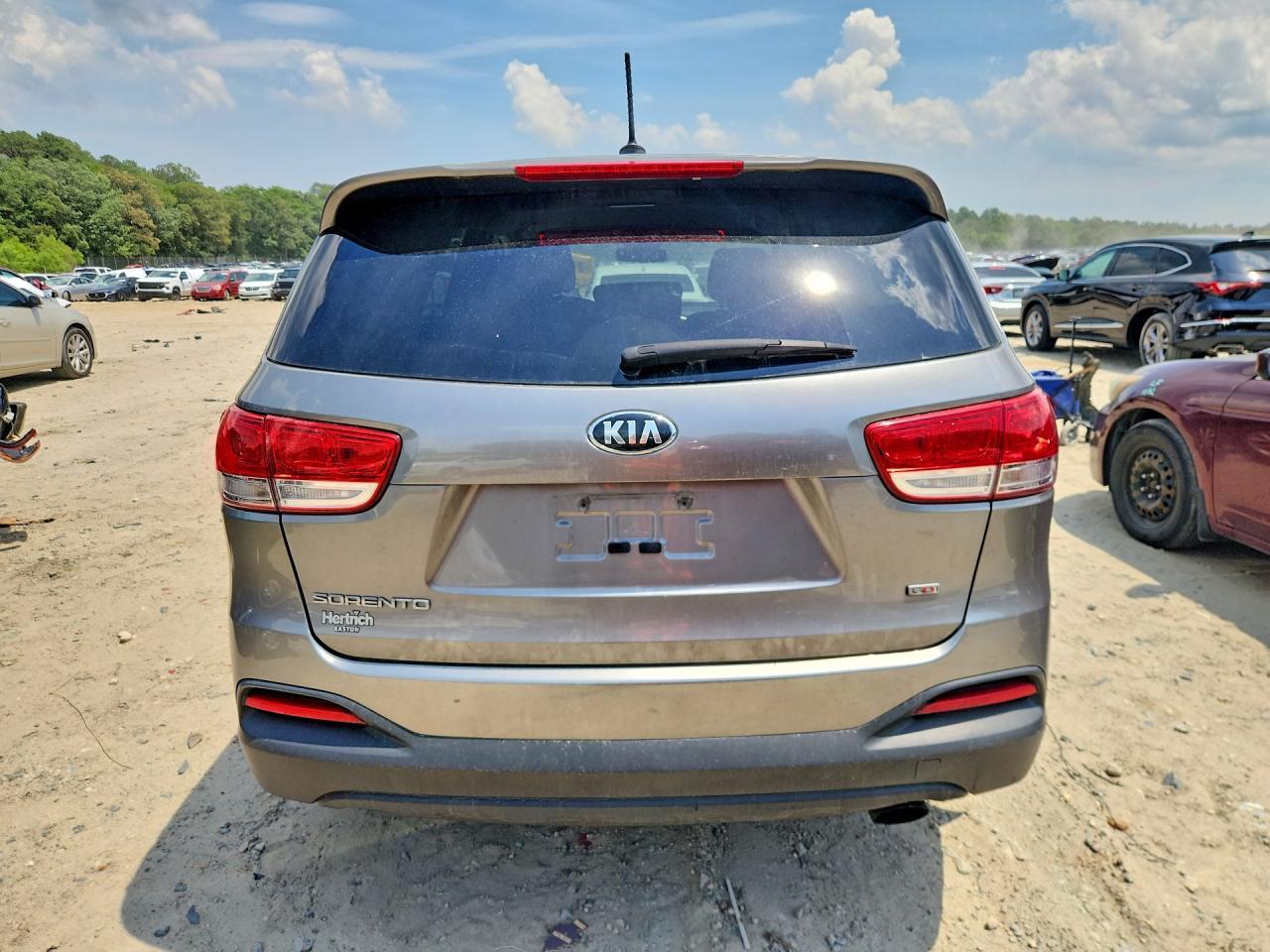 2016 Kia Sorento L - Image 6