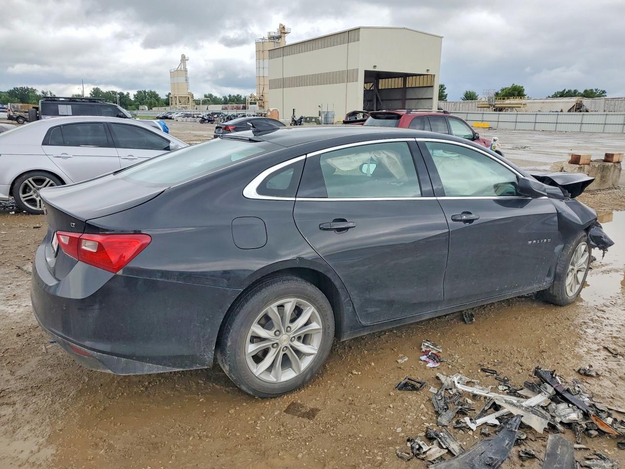 2025 Chevrolet Malibu 4D 1Lt - Image 3