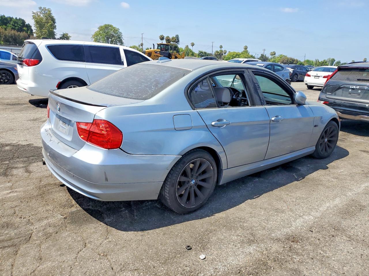 2011 BMW 328 I - Фото 3