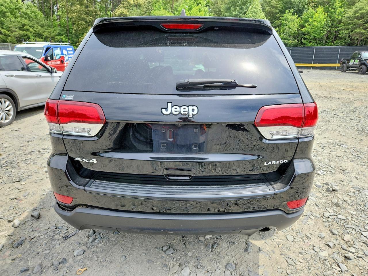 2020 Jeep Grand Cherokee Laredo - Image 6