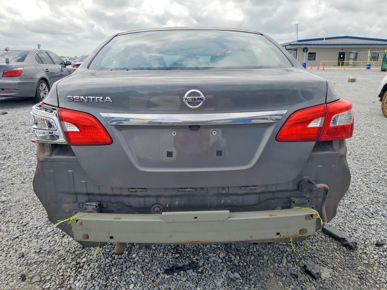 2016 Nissan Sentra S - Фото 6