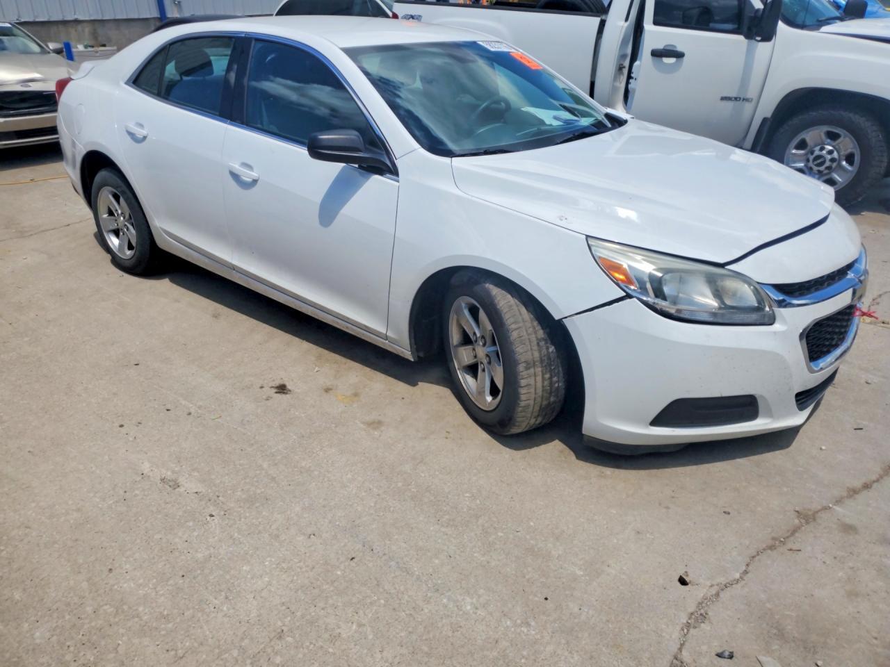2015 Chevrolet Malibu Ls - Image 4
