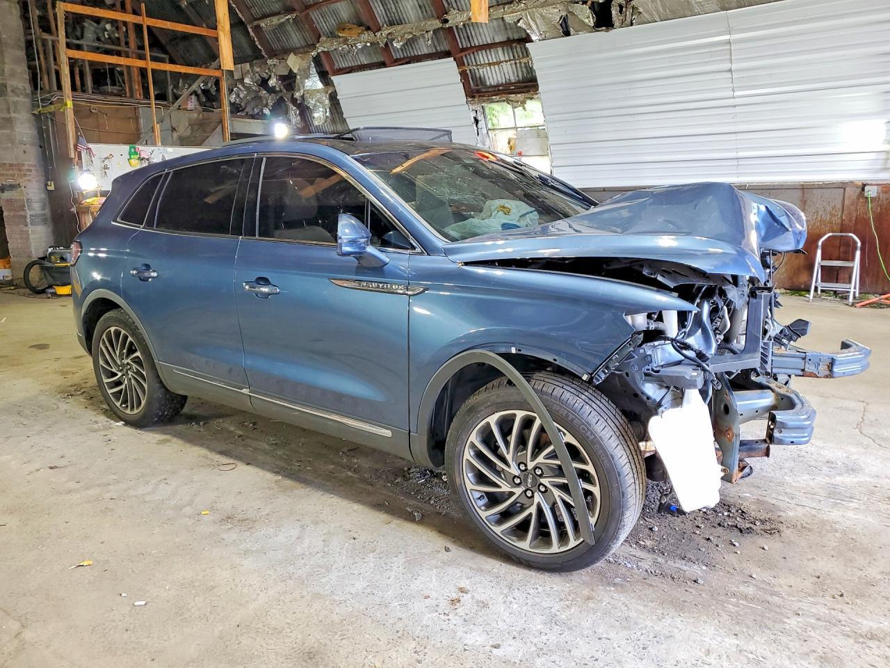 2019 Lincoln Nautilus Reserve - Image 4