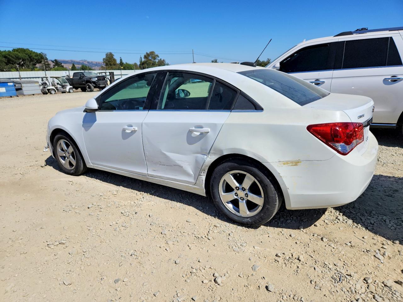 2016 Chevrolet Cruze Limited Lt - Image 2