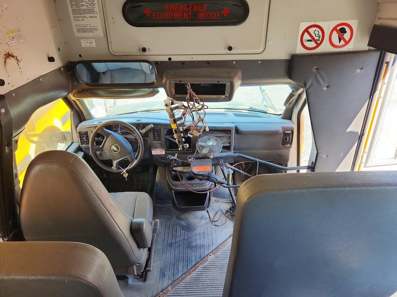 2012 Chevrolet Express G4 - School Bus - Image 5