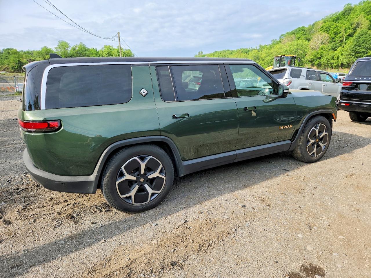 2024 Rivian R1S Adventure - Image 3