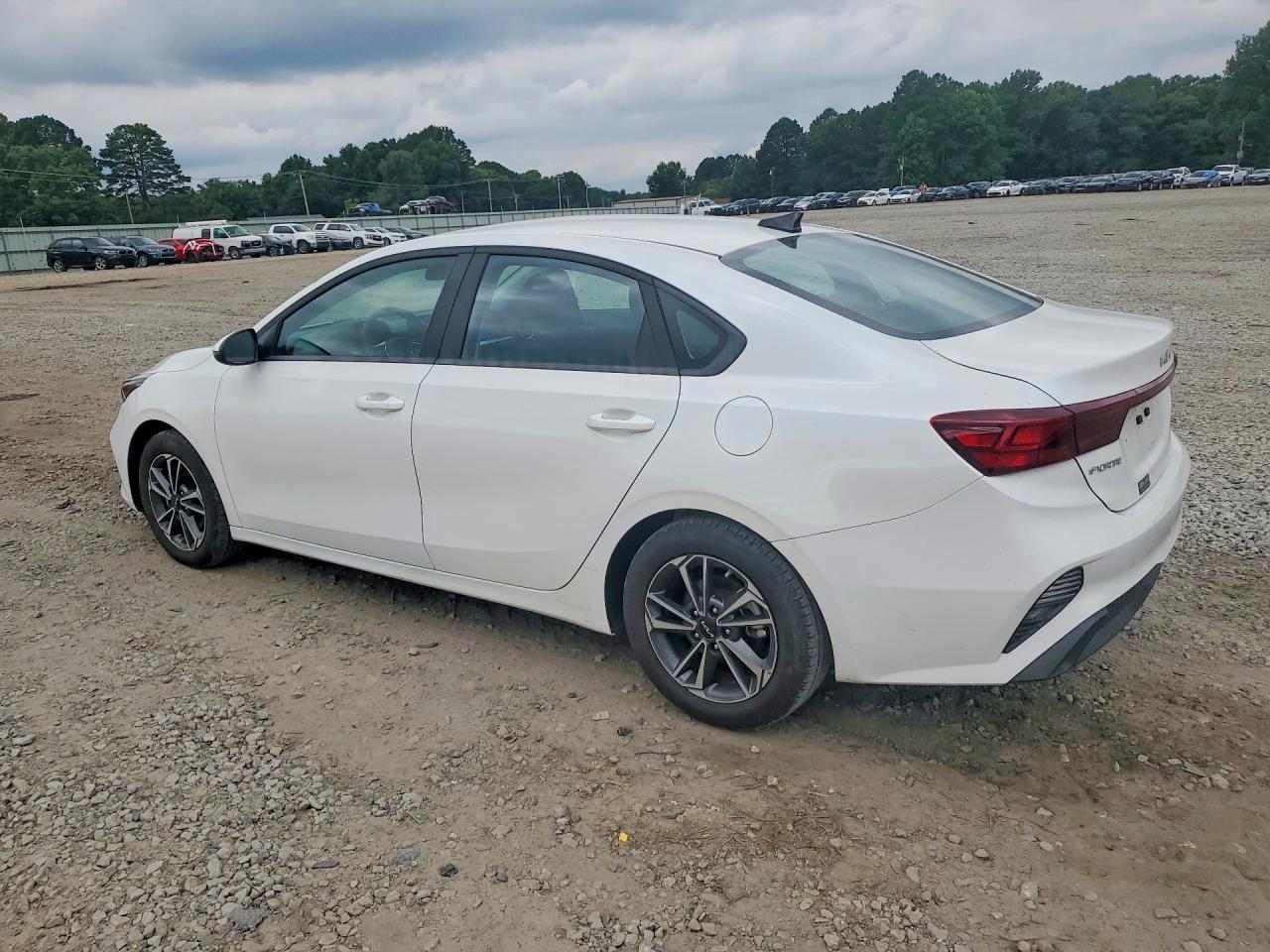 2024 Kia Forte Lxs - Image 2