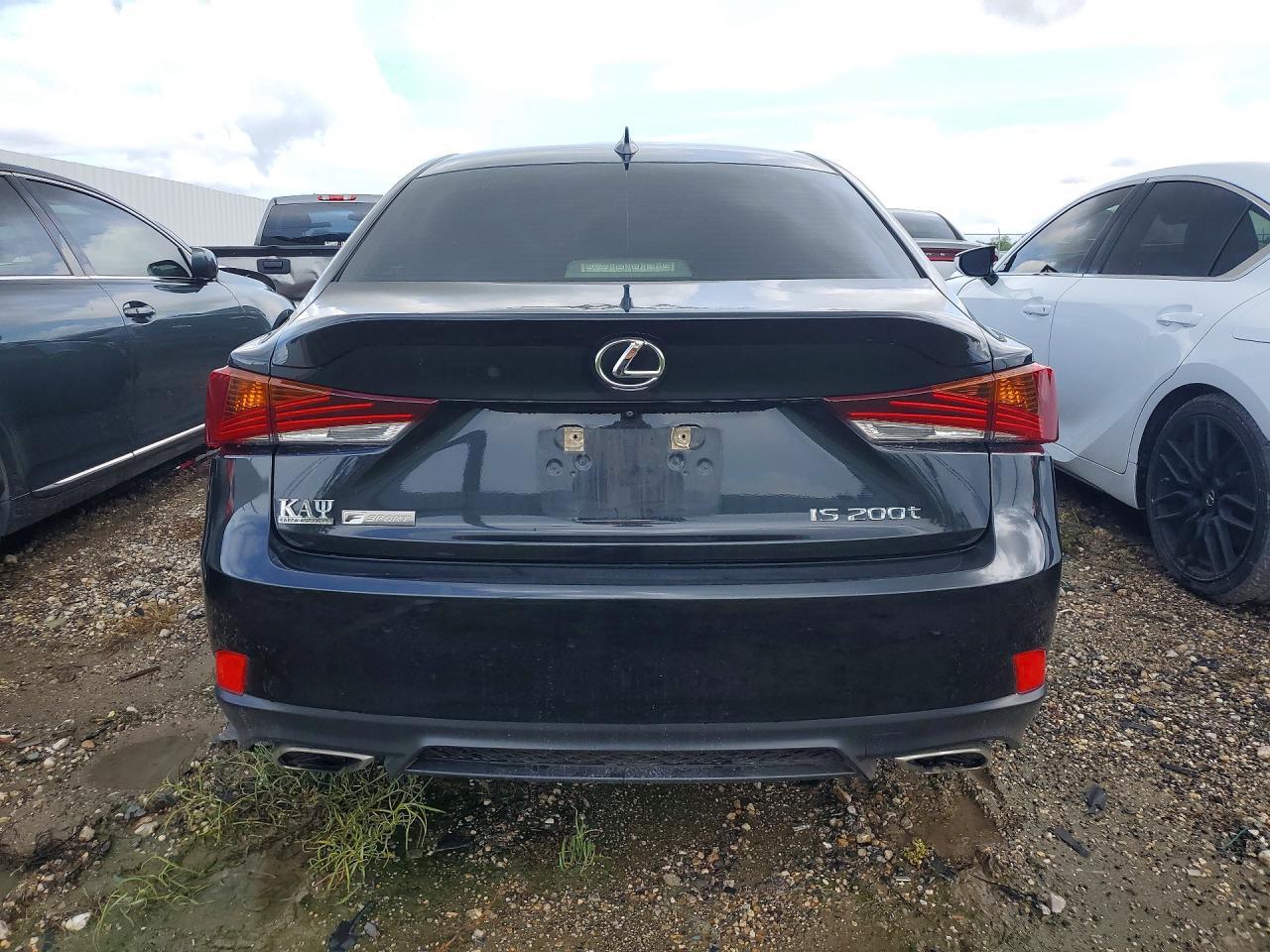 2017 Lexus Is 200T - Фото 6