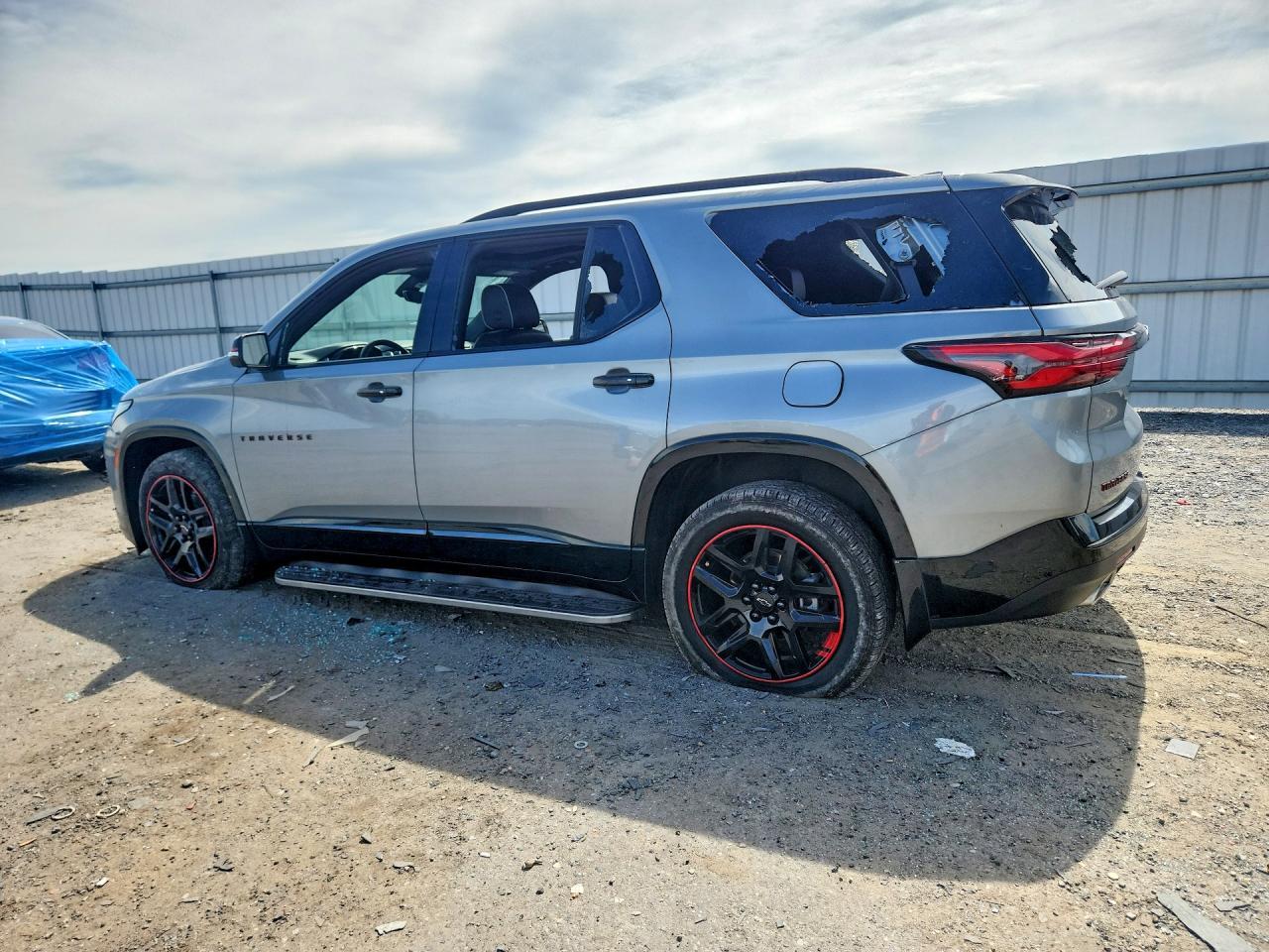 2023 Chevrolet Traverse Premier - Фото 2