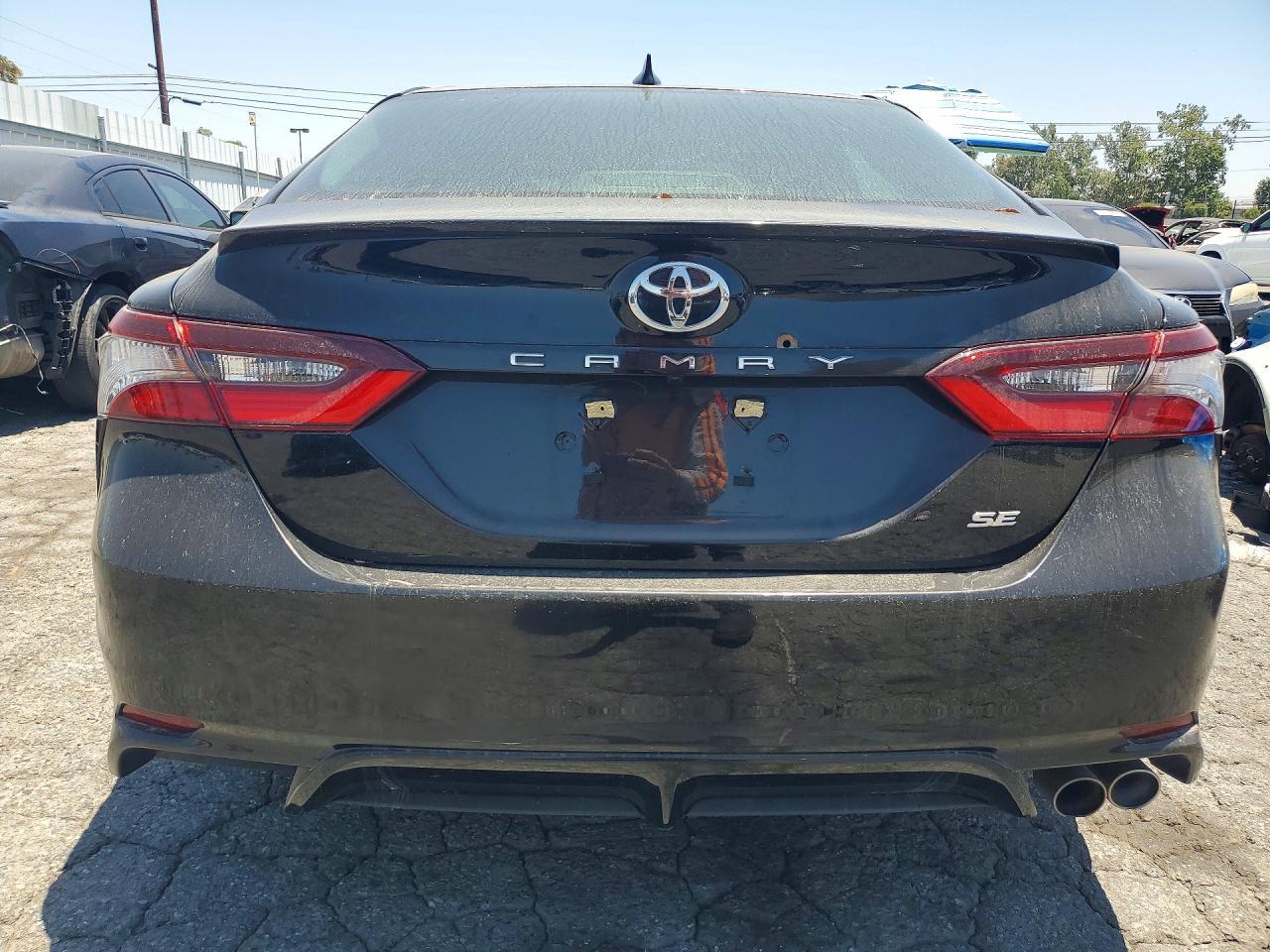 2023 Toyota Camry Se - Image 6
