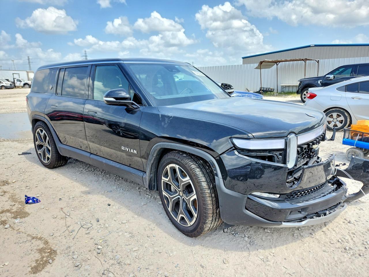 2024 Rivian R1S Adventure - Image 4