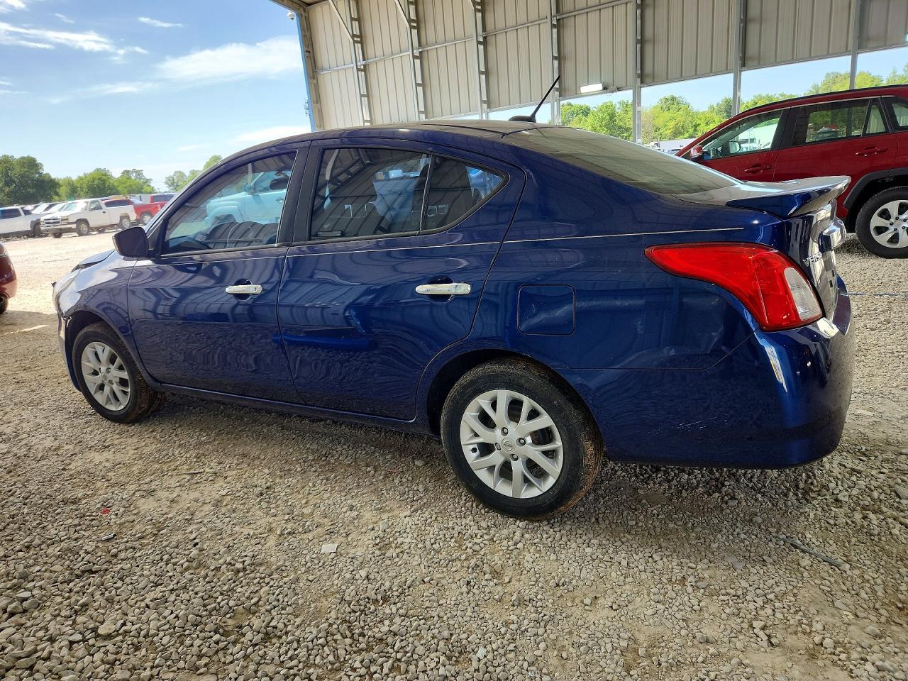 2018 Nissan Versa Sv - Фото 2