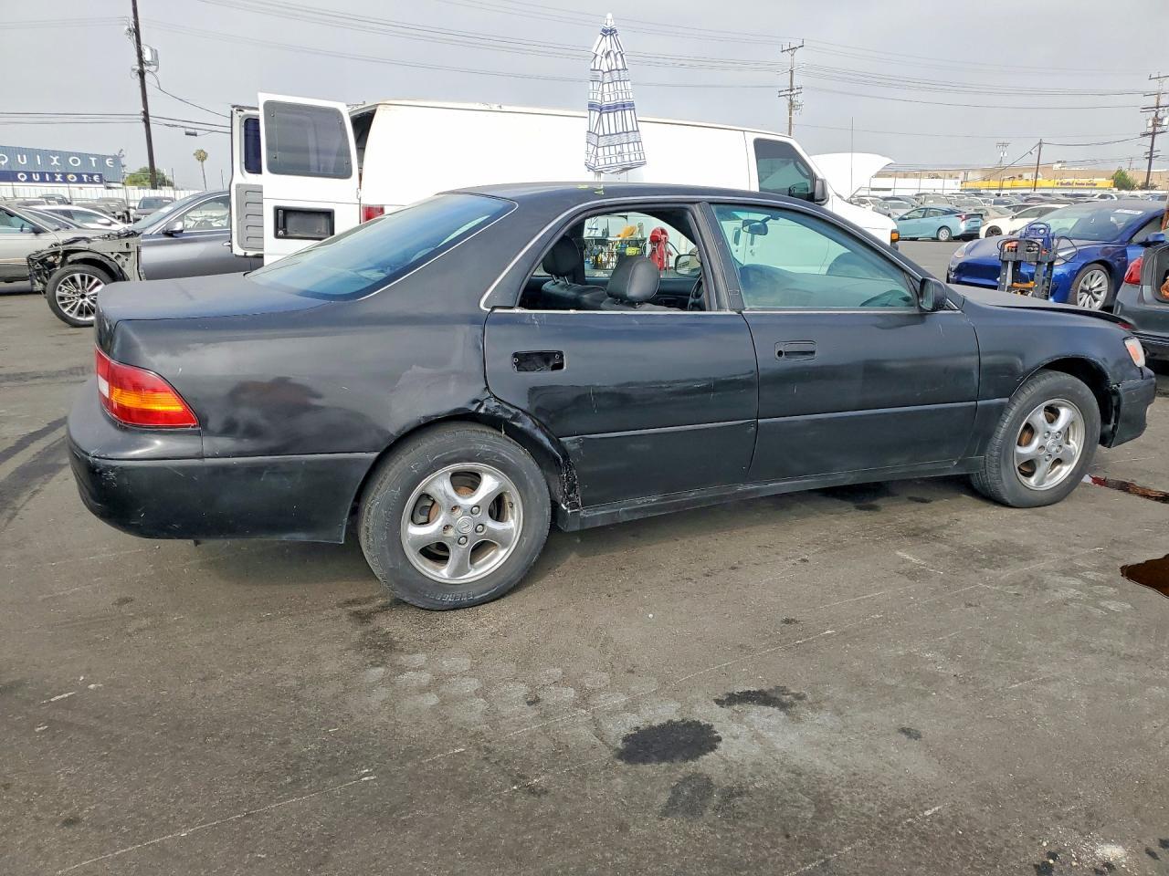 1999 Lexus Es 300 - Image 3