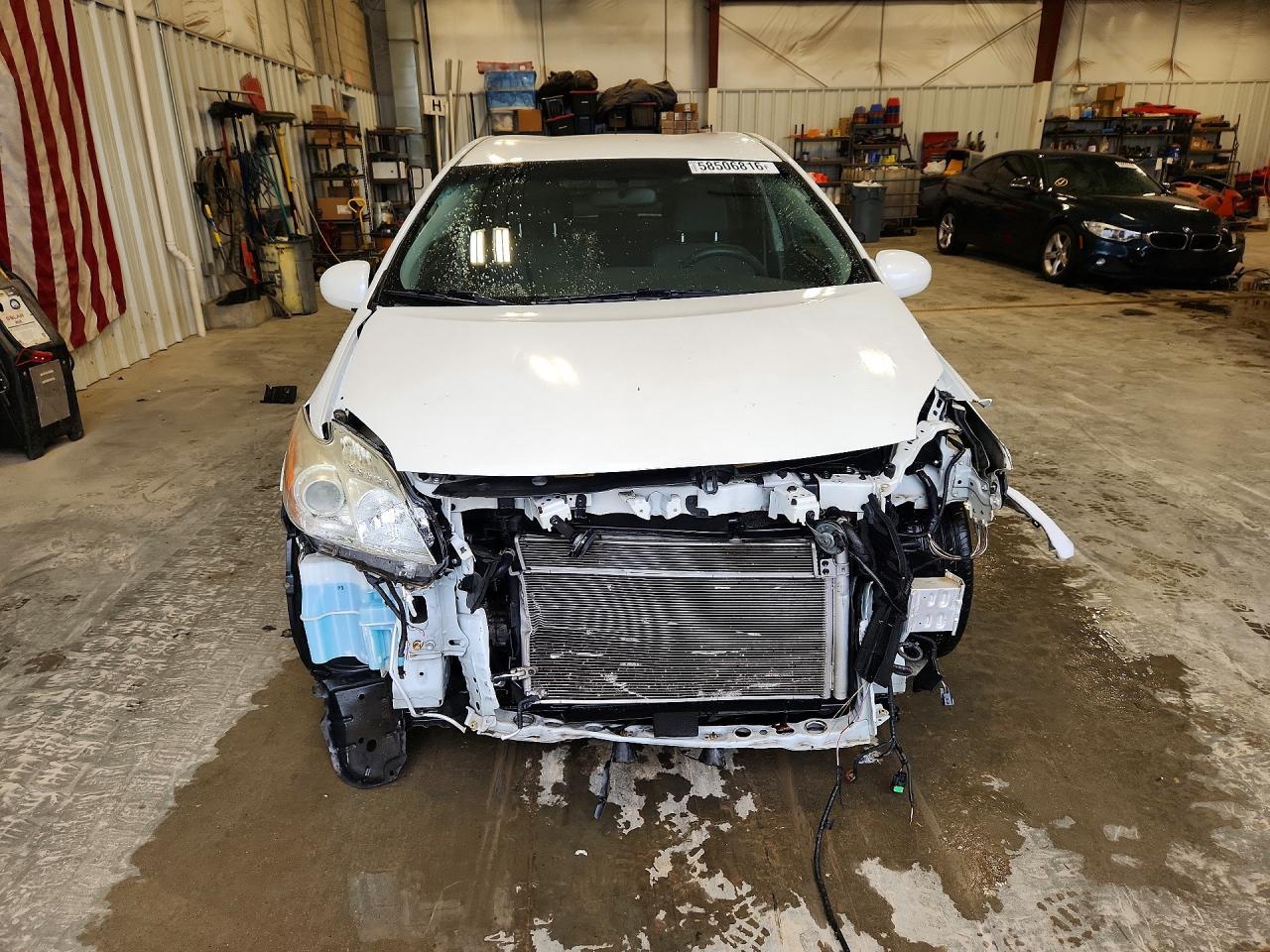 2014 Toyota Prius Two - Фото 5