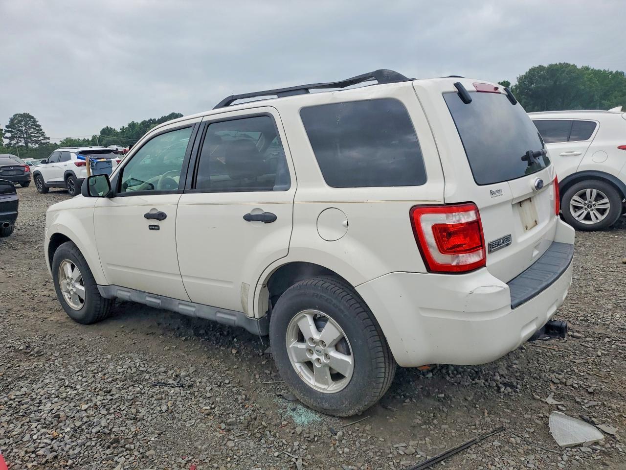 2010 Ford Escape Xlt - Фото 2