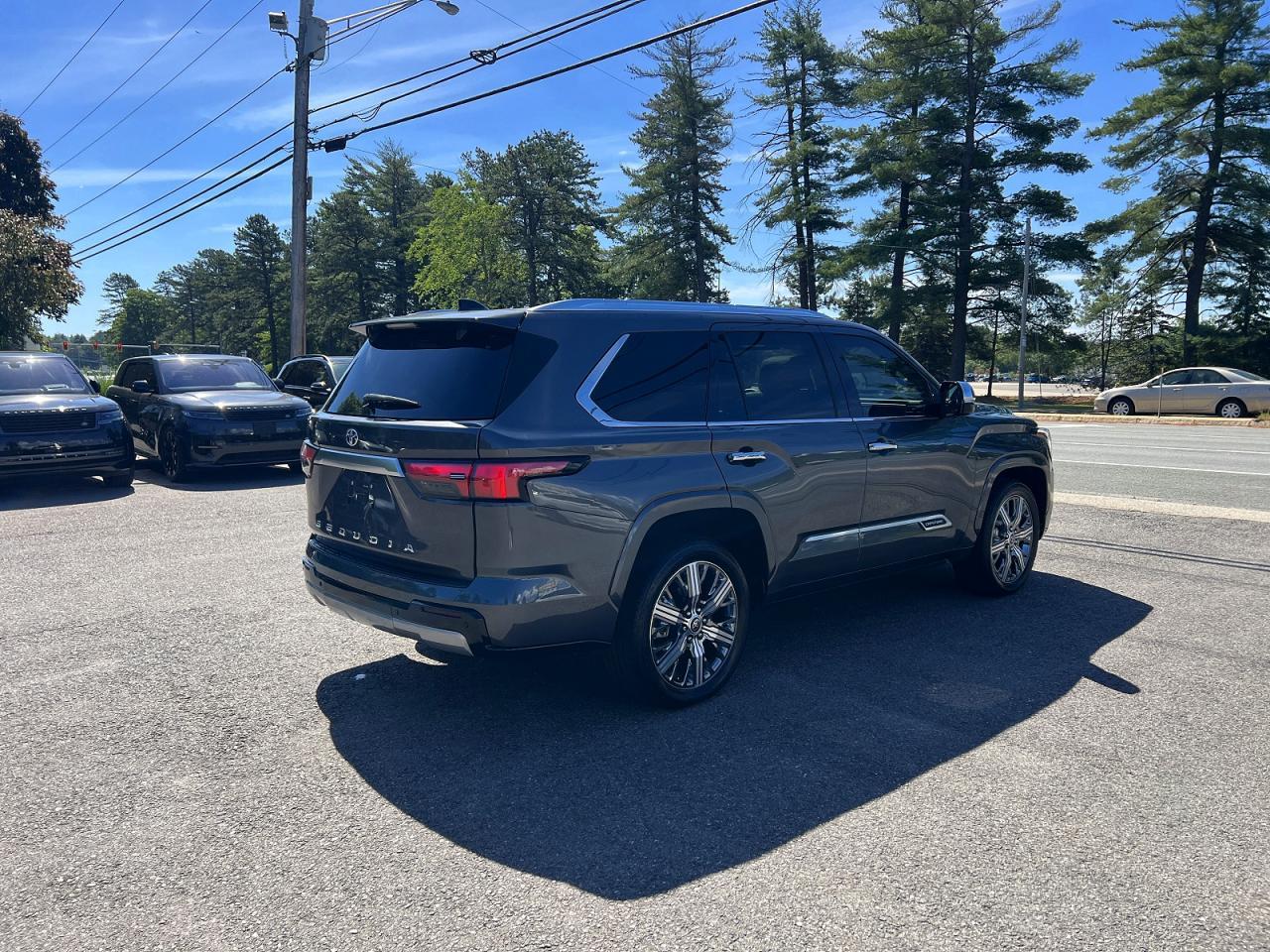 2023 Toyota Sequoia Capstone - Фото 4