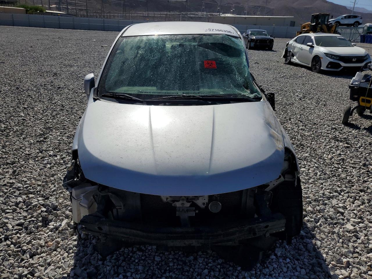 2011 Nissan Versa 1.8 S - Image 5