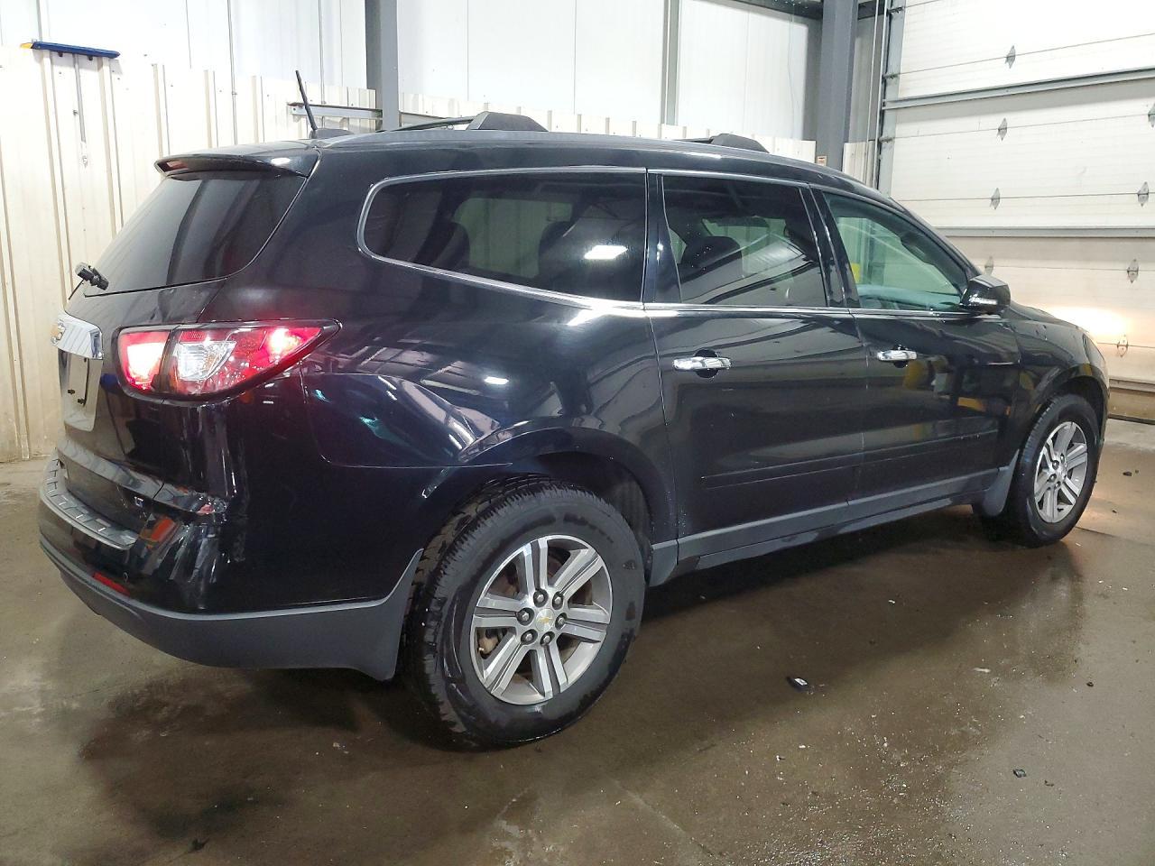 2017 Chevrolet Traverse Lt - Image 3