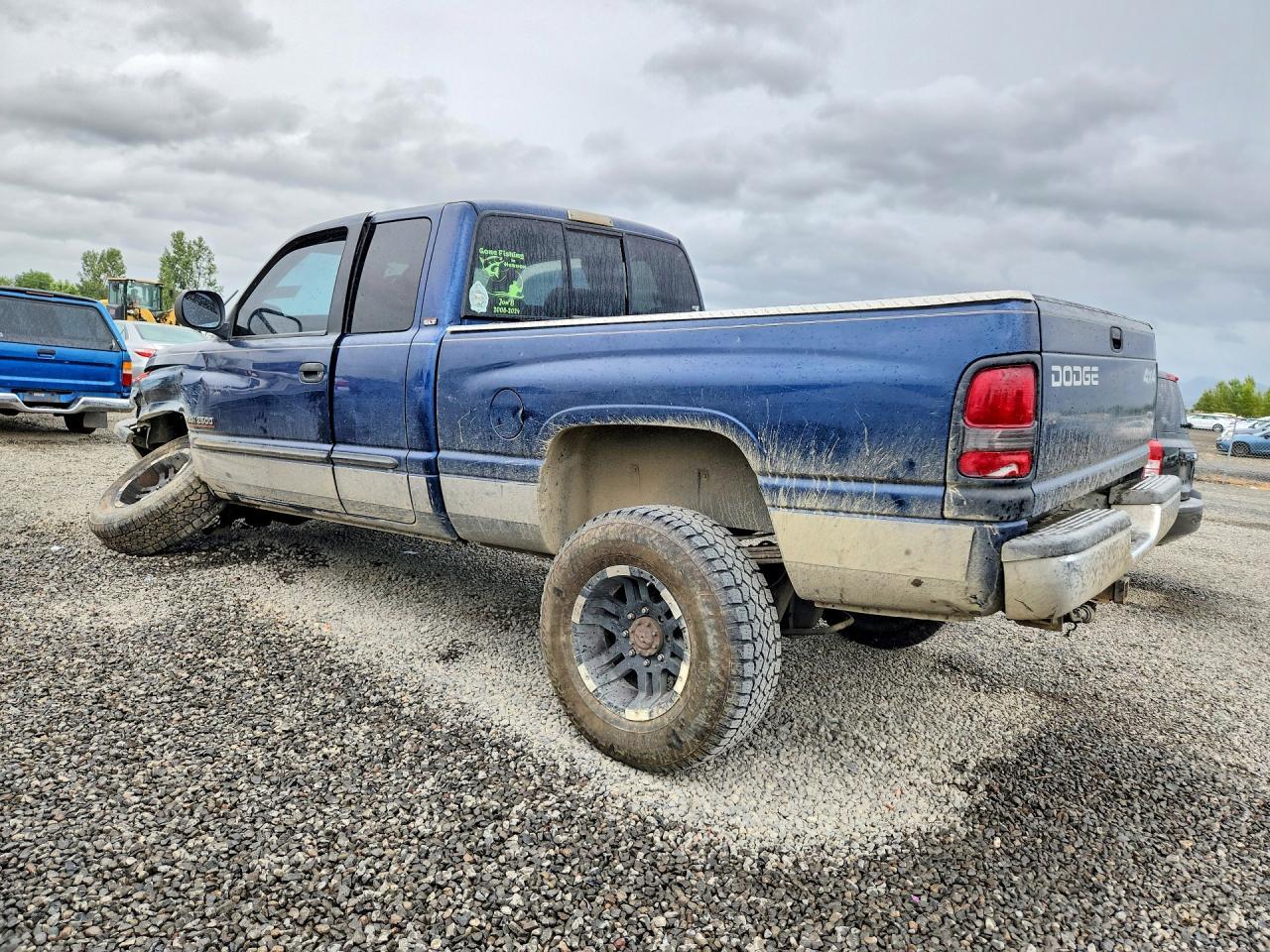2002 Dodge Ram 2500 - Фото 2