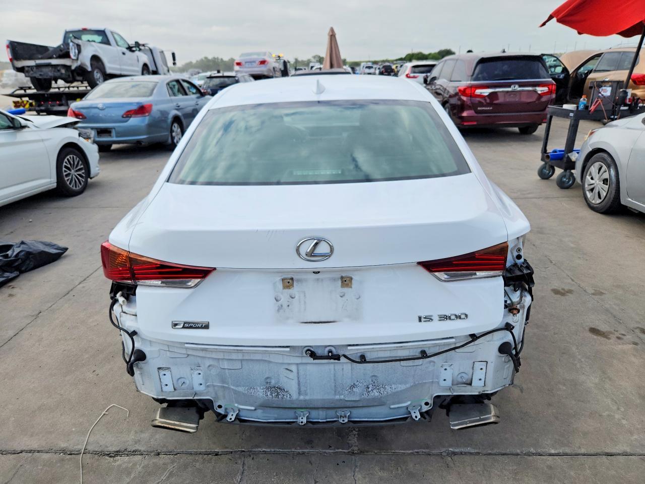 2019 Lexus Is 300 - Image 6