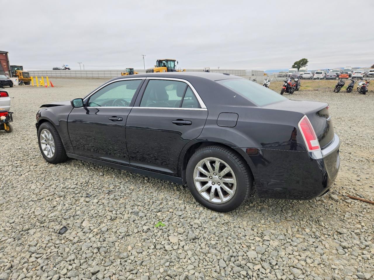 2014 Chrysler 300 - Фото 2