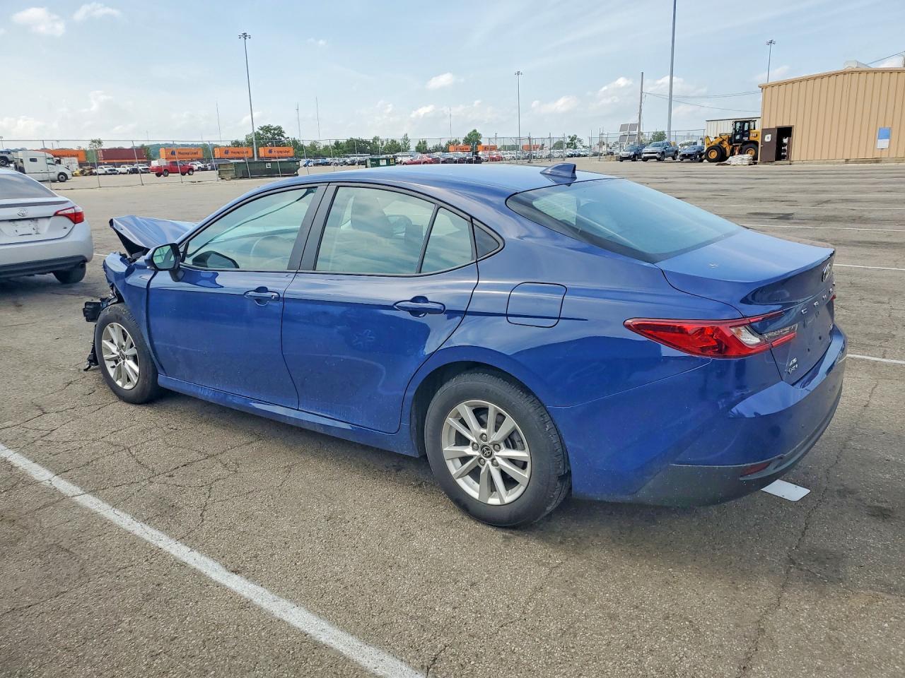 2025 Toyota Camry Le - Фото 2