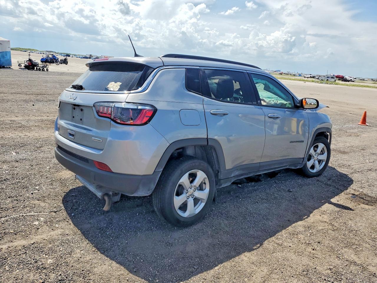 2021 Jeep Compass Latitude - Фото 3