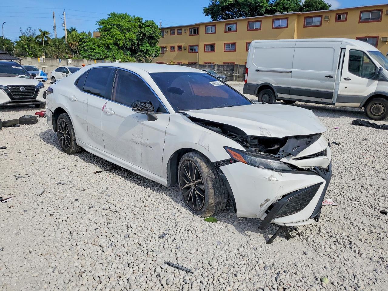 2022 Toyota Camry Se - Фото 4