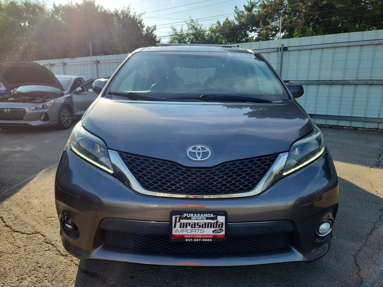 2015 Toyota Sienna Sport - Фото 5