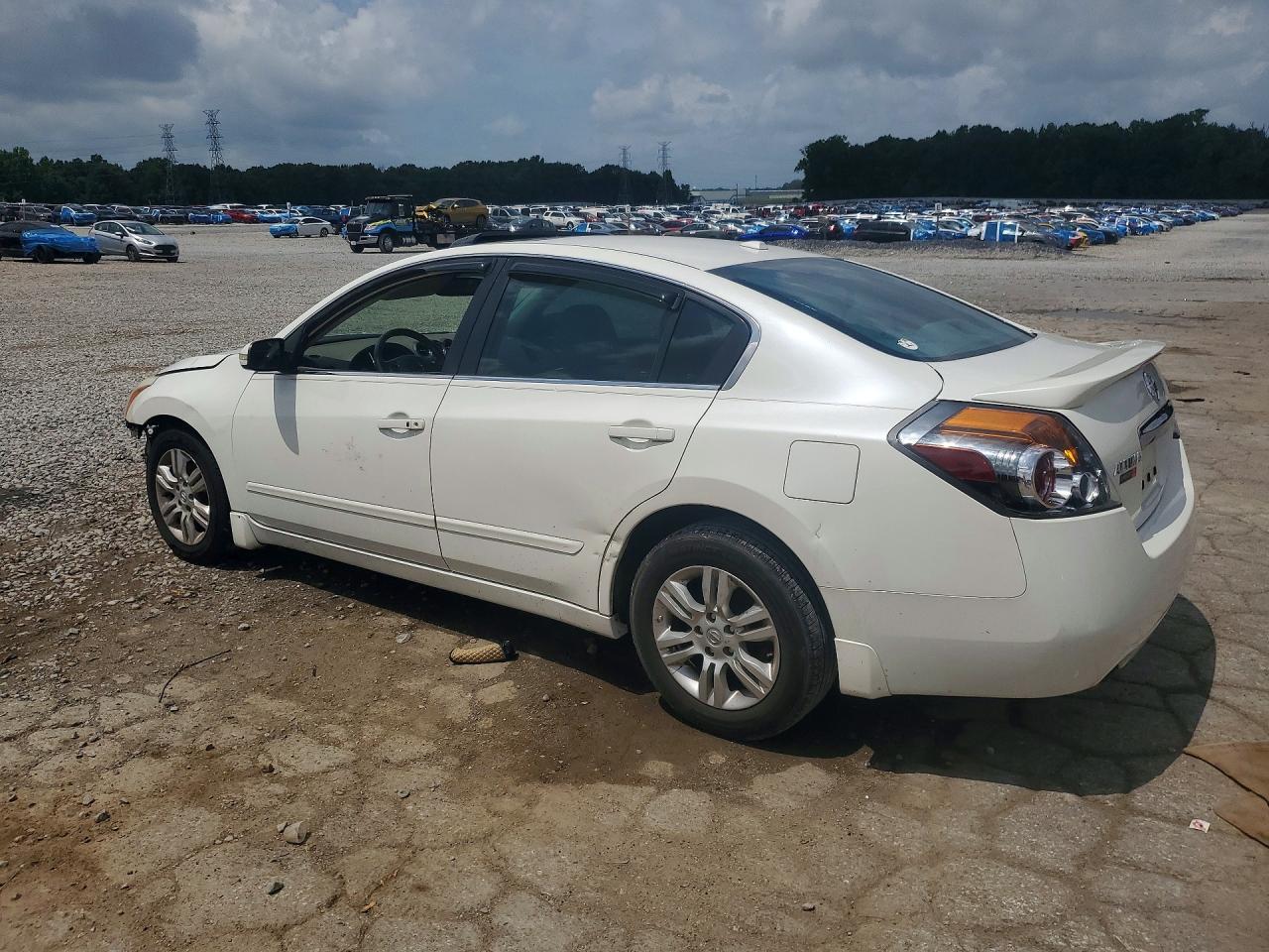 2012 Nissan Altima 2.5 - Image 2