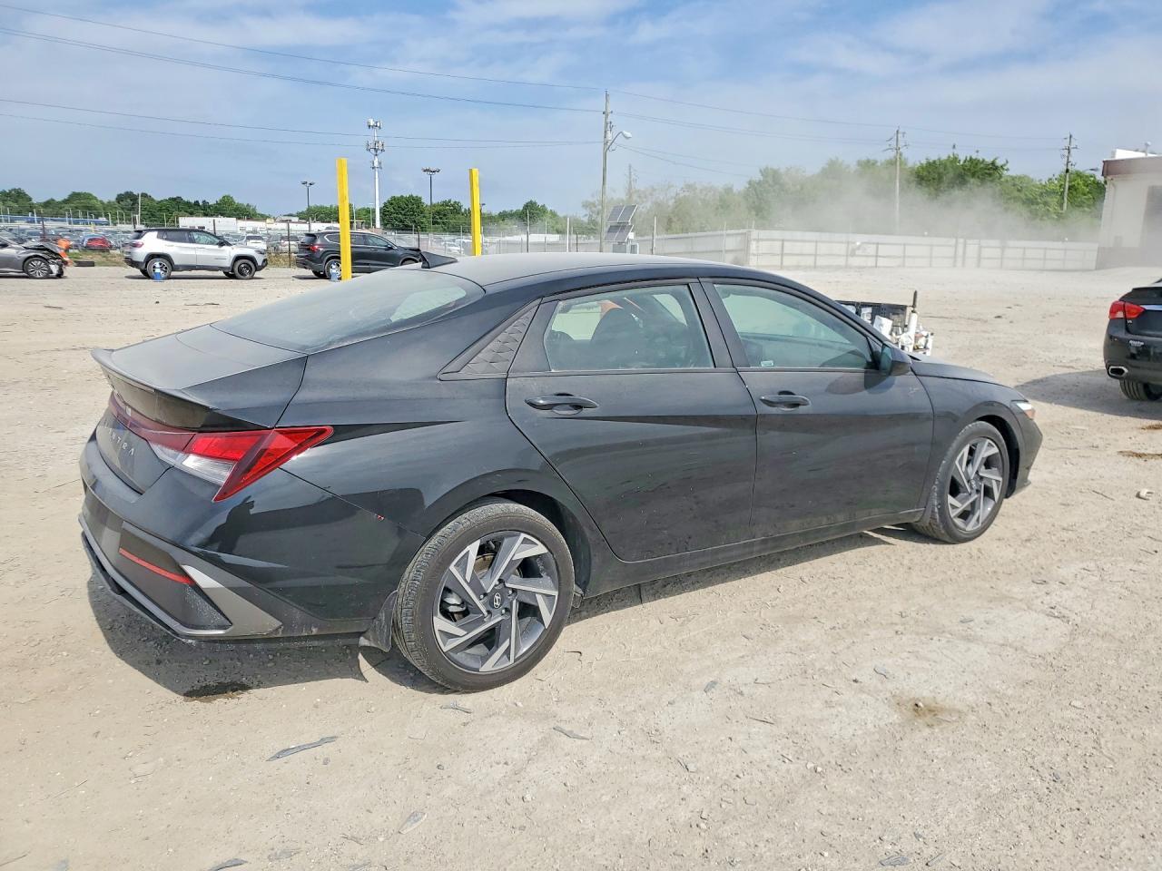 2025 Hyundai Elantra Sel Sport - Фото 3