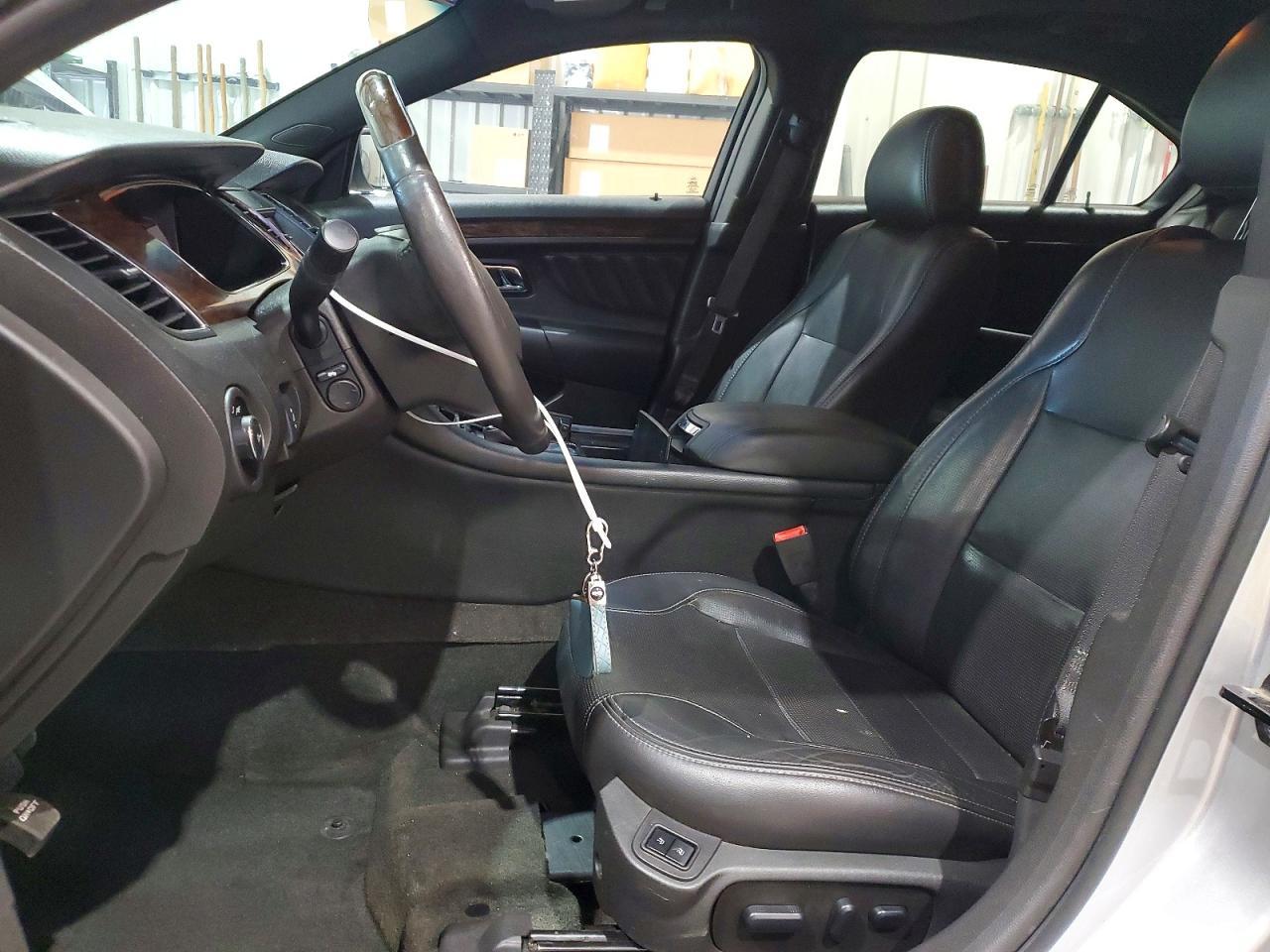 2015 Ford Taurus Limited - Image 7